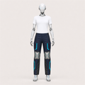 AURA trägt die BotCouture Utility Pants Pro
